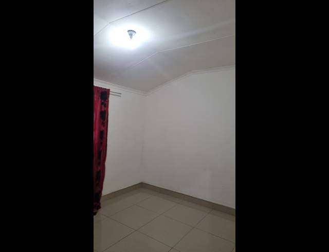 3 BEDROOM FREEHOLD FOR SALE IN FERNWOOD